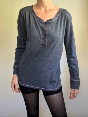 Vintage Y2K  DKNY Gray Long Sleeve Henley with pink stitching